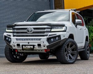 land cruiser 300 bull bar, front bar, front bumper bar, supreme x-series front bar for toyota land cruiser 300 series lc300 with light bar, cube lights, indicator, fog lights, bash plate, recovery points, winch compatible full bumper replacement