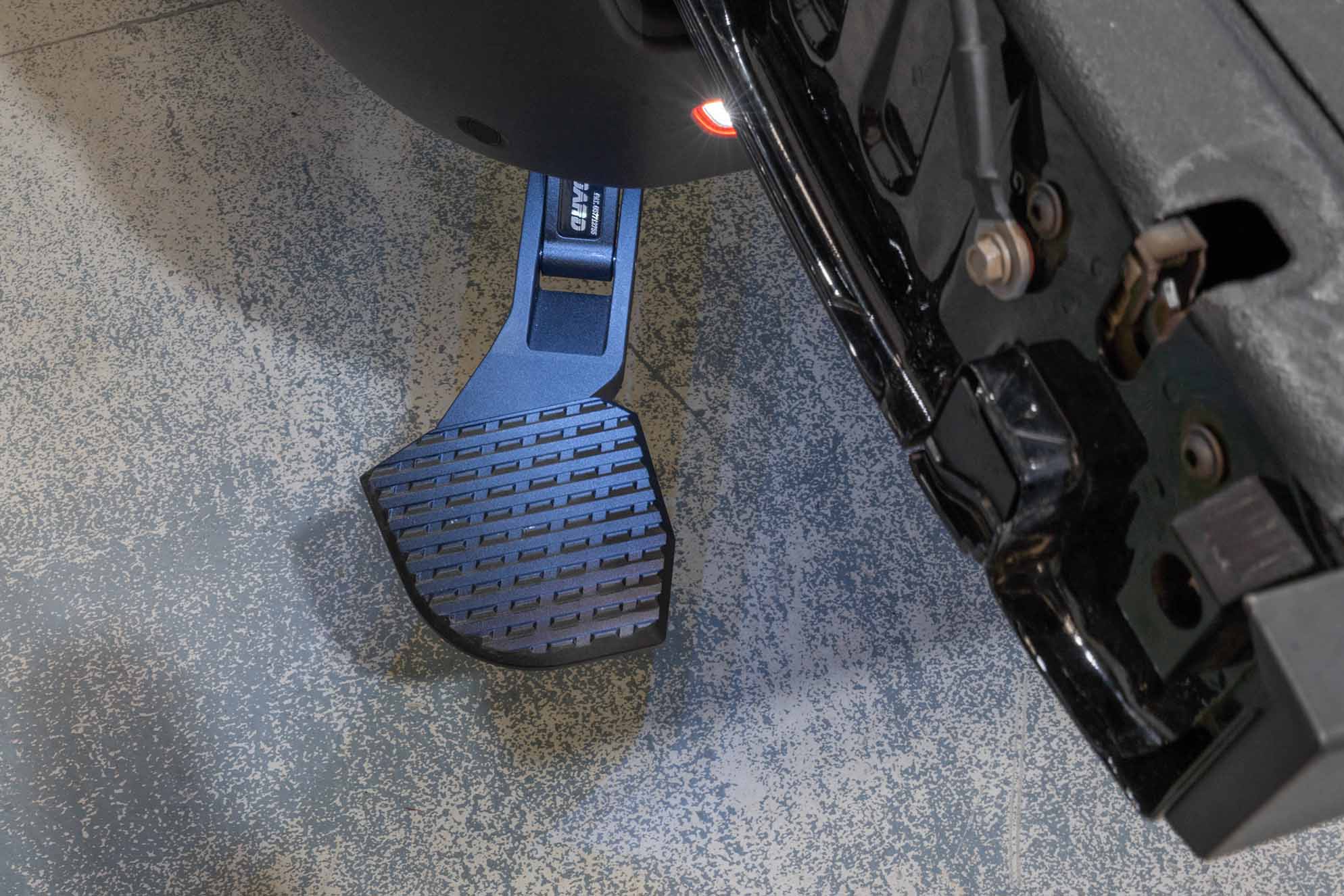 BYD Shark 6 supreme electric rear step